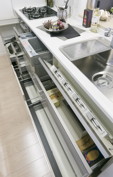 Also with bits and pieces kitchen that those increases were, Keep the always beauty and ease of use in the slide storage of large capacity