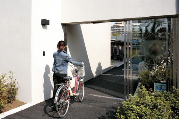 Common utility.  [Bike storage of auto door] Entrance to the bike racks has been adopted is a non-contact key, Except the user does not allow you to open and close (same specifications)