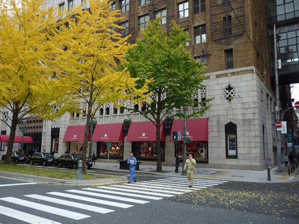 Shopping centre. Daimaru 300m to Shinsaibashi (shopping center)