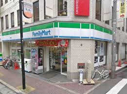 Convenience store. FamilyMart Higashishinsaibashi chome store up (convenience store) 143m