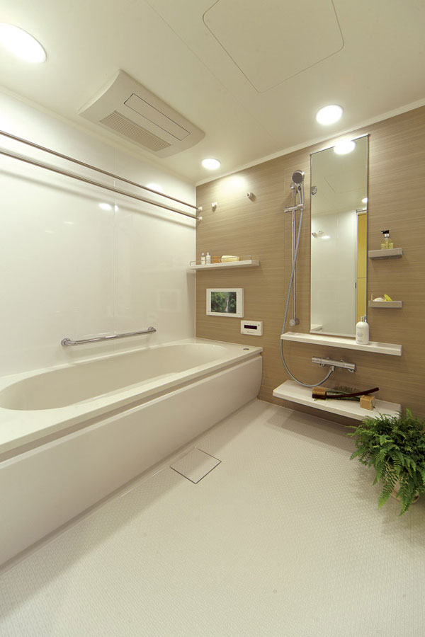 Bathing-wash room.  [Bathroom] In thermos bath was difficult down the temperature of the hot water by covering the bath with a heat insulating material, Stride has low floor type that reduce the height is adopted (L type model room)