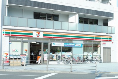 Convenience store. 120m to Seven-Eleven (convenience store)