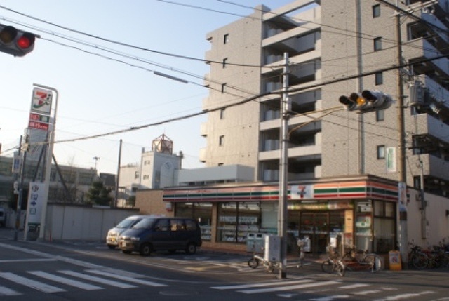 Convenience store. Seven-Eleven Osaka Uchihirano-cho 2-chome up (convenience store) 115m