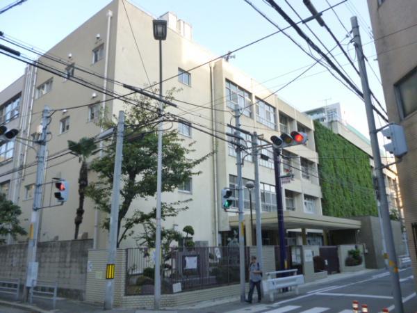 Primary school. Takatsu is close to children attending school relief of up to 290m elementary school to elementary school.