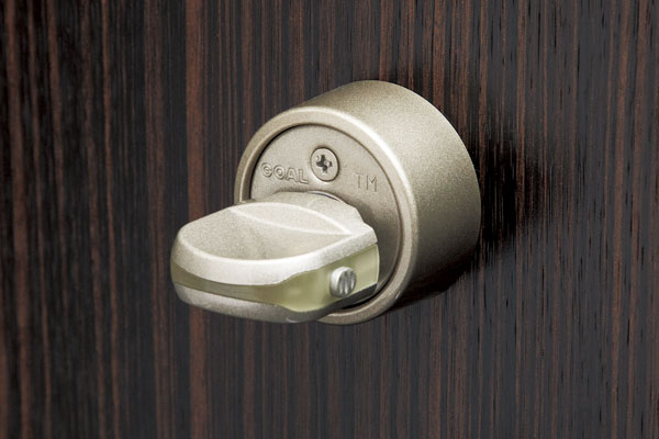 Security.  [Crime prevention thumb turn] Drilled in the front door, As incorrect lock measures to open the lock by turning the thumb (thumb), such as by tool, "Thumb turn turning" prevention function of the thumb-turn has been adopted (same specifications)