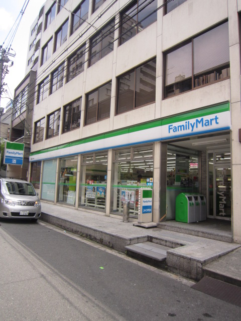 Convenience store. FamilyMart Minamisenba chome store up (convenience store) 170m