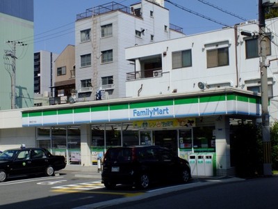Convenience store. FamilyMart Sagisu 5-chome up (convenience store) 129m
