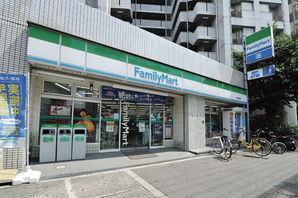Convenience store. FamilyMart 562m until the new Fukushima Yoshino shop
