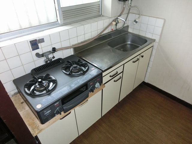Kitchen. It is with gas stove (* ^^) v