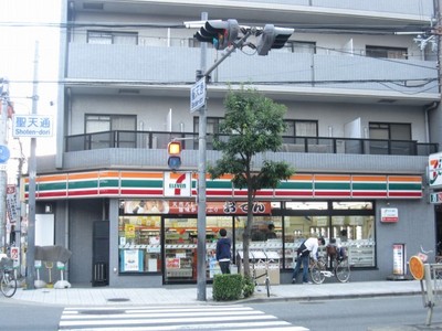 Convenience store. Seven-Eleven 108m to Osaka Fukushima 7-chome (convenience store)