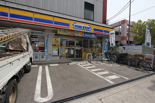 Convenience store. MINISTOP Fukushima Noda 2-chome up (convenience store) 303m