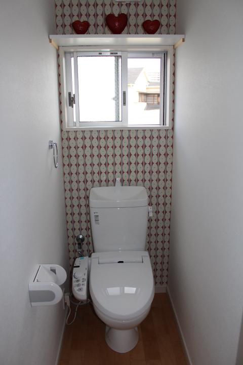Model house photo. Toilet two locations can be installed