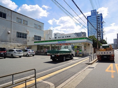 Convenience store. FamilyMart Ebie 1-chome to (convenience store) 712m