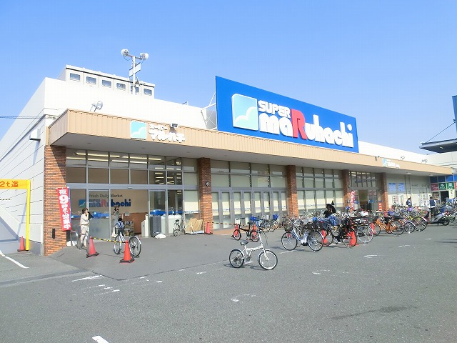 Supermarket. Super Maruhachi to large opening (super) 483m