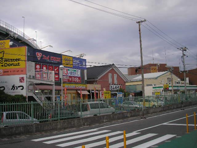 Convenience store. FamilyMart 466m until the Hanshin Noda shop