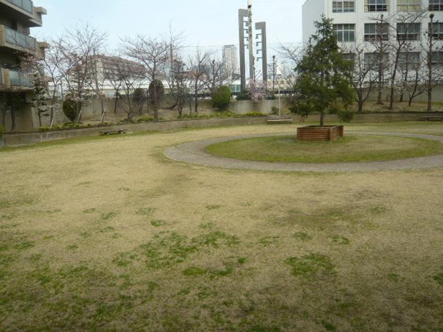 Other common areas. On-site park
