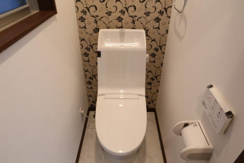 Toilet. 2013 October shooting