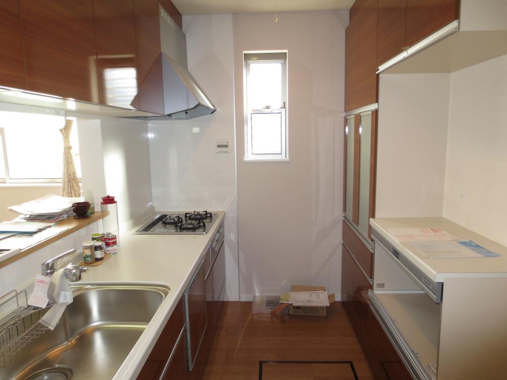 Kitchen. Local (11 May 2013) Shooting