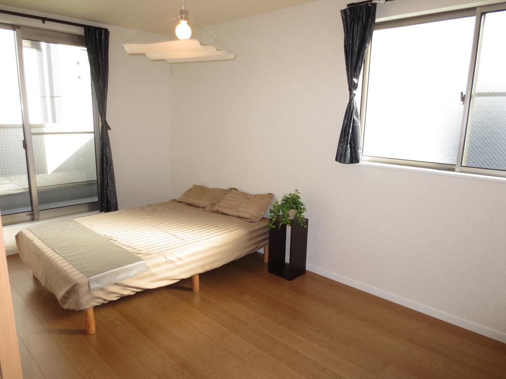 Non-living room. Local (11 May 2013) Shooting