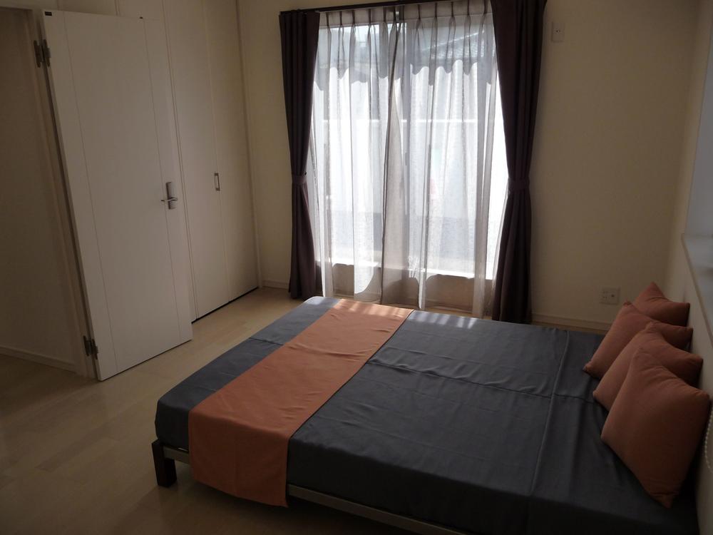 Same specifications photos (Other introspection)