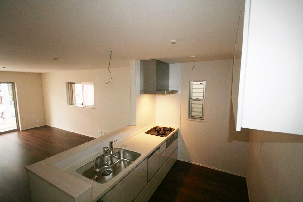 Kitchen. Indoor (11 May 2013) Shooting