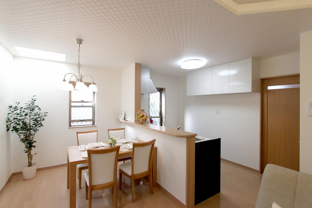 Same specifications photos (Other introspection). ◆ Interior image The carefully selected material, You can achieve a gentle taste some living-dining space. The light is soft impression from the opening.