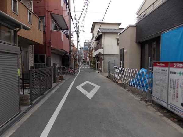 Local photos, including front road. We start from this town. A new Story is ・  ・  ・