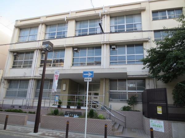 Primary school. Peripheral 300m to Osaka Municipal Katae Elementary School