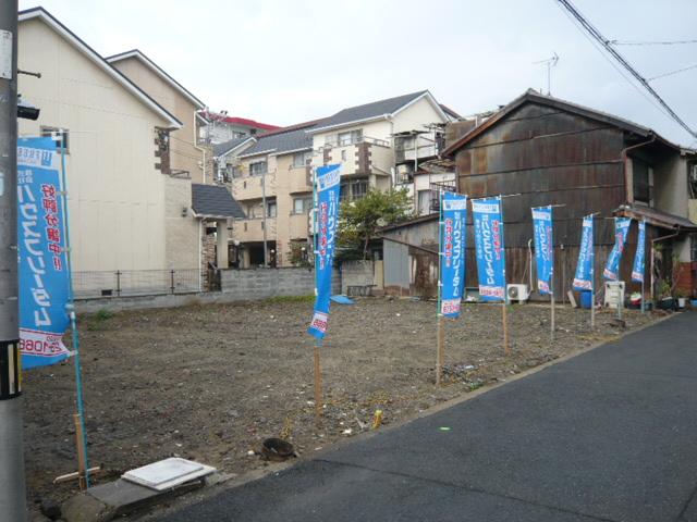 Local photos, including front road. Local Photos