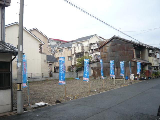 Local photos, including front road. Local Photos