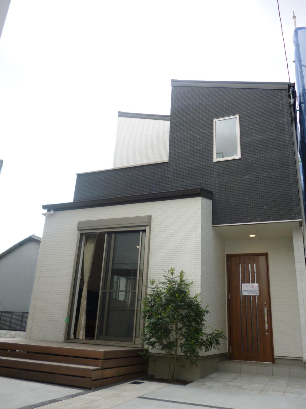 Local appearance photo. Local (12 May 2012) shooting