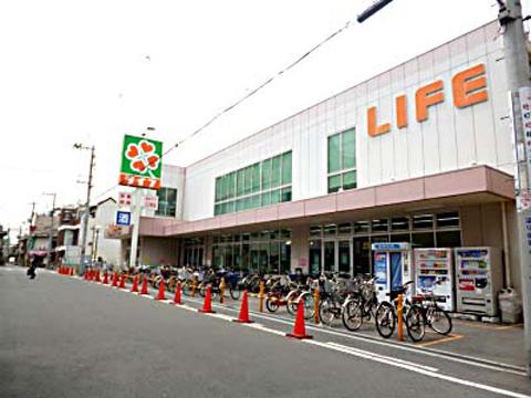 Supermarket. Until Life Shinfukae shop 526m