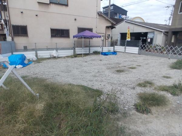 Other local. Mansion is equipped with a convenient parking garage