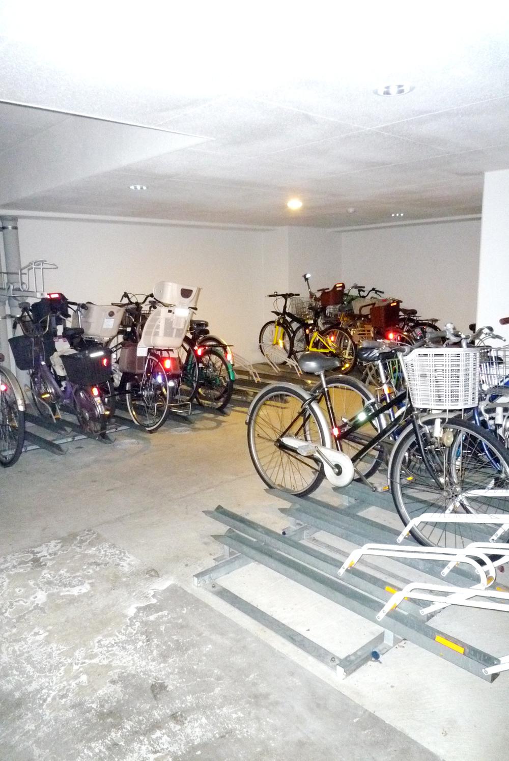 Other local. Bicycle-parking space