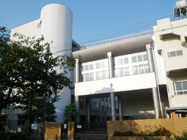 Junior high school. 348m to Osaka Municipal Tamatsu junior high school
