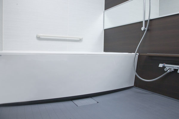 Bathing-wash room.  [Low-floor bathtub] Tub, Low-floor type you set about 45cm and lower the height straddle. Easy to enter and exit for those of children and the elderly, Comfortable (same specifications)