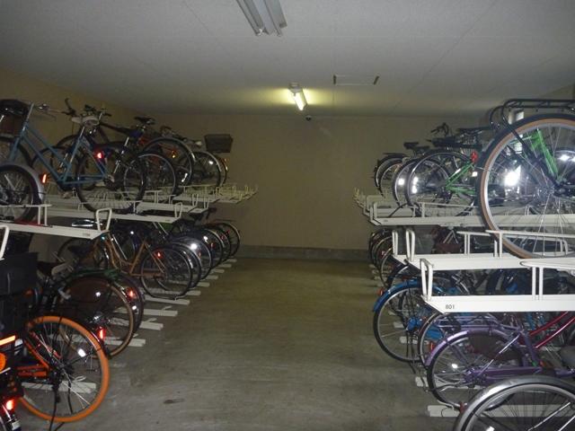 Other common areas. Bicycle parking free Yes !!