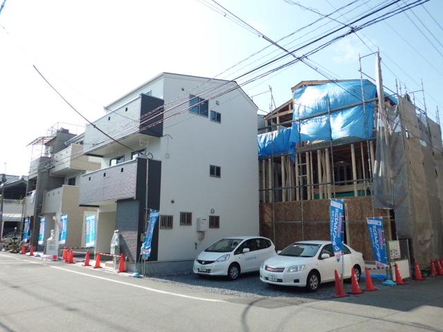 Local photos, including front road. Local (July 2013) Shooting Widely even before the road, Parking is also a breeze.