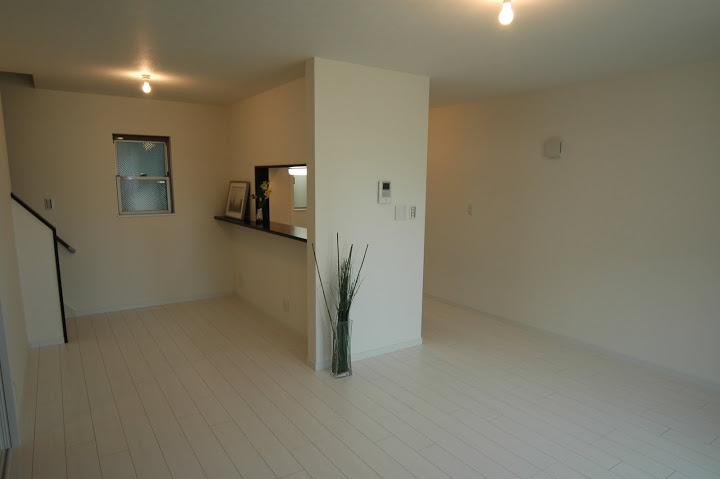 Same specifications photos (living). Image Photos