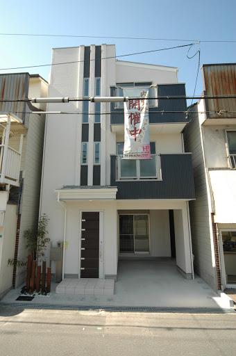 Local photos, including front road. Image Photos