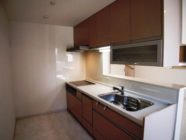 Same specifications photo (kitchen). Image Photos