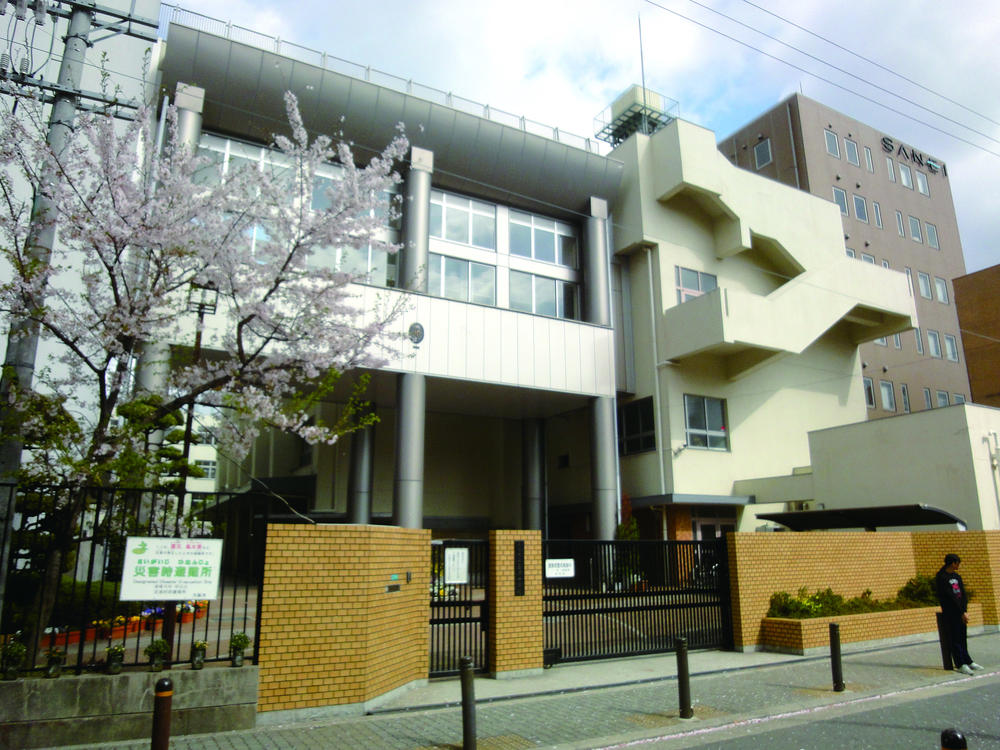 Primary school. 612m to Osaka City Tatsunaka Road Elementary School