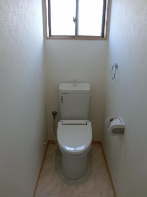 Toilet. The third floor of the toilet