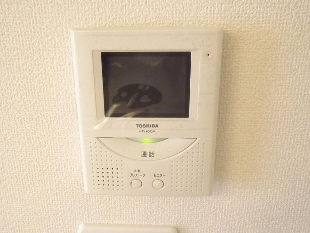 Security equipment. Adopt a color monitor intercom. Monitor featured that can check the state of the front door from the room when it becomes a little concerned about the outer. Children in the answering machine is also safe.