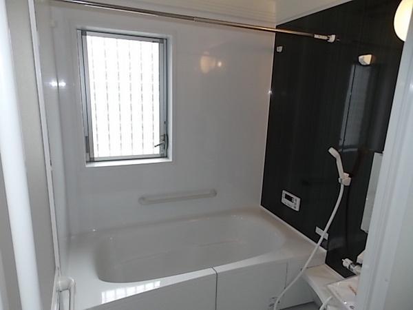 Same specifications photo (bathroom)