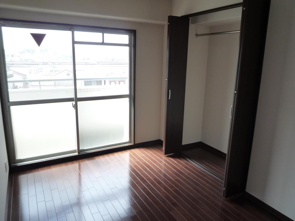 Non-living room. Indoor (10 May 2013) Shooting