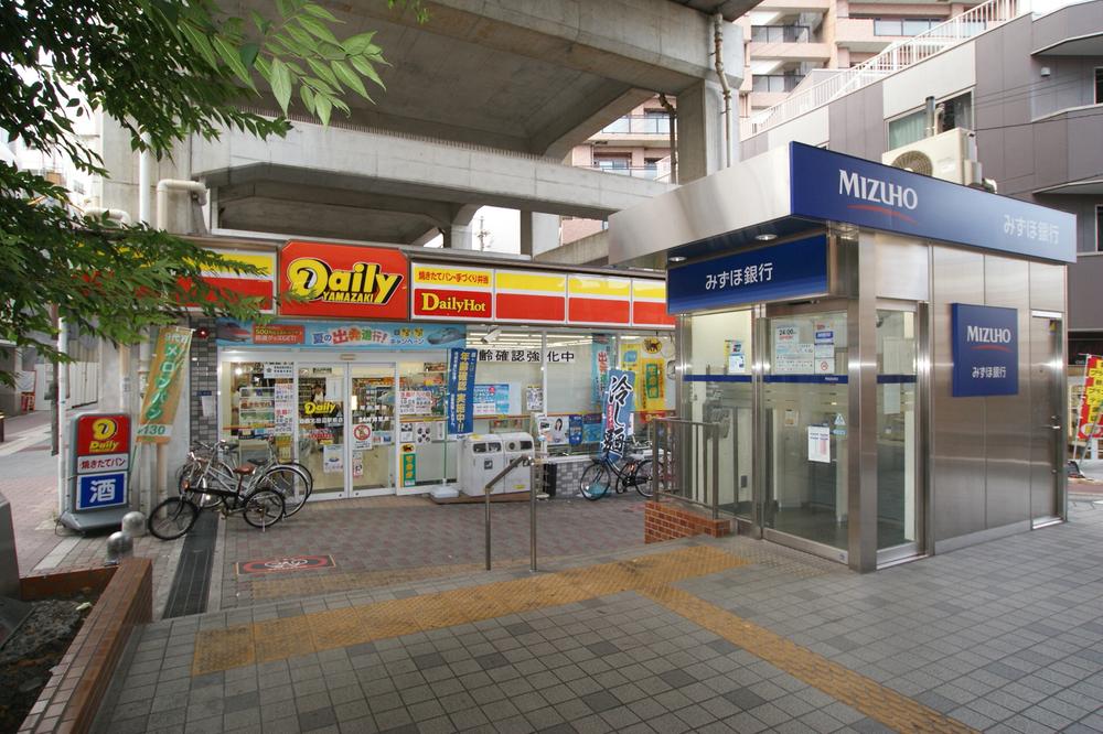 Convenience store. Daily Yamazaki Kintetsu Kita Tanabe until Station shop 287m