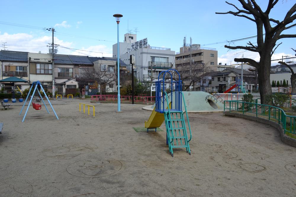 park. 100m until Komagawa North Park