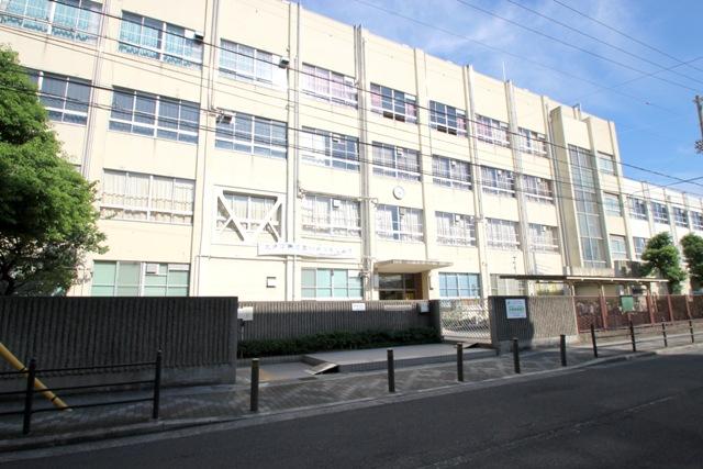 Junior high school. 455m to Osaka Municipal Yada West Junior High School