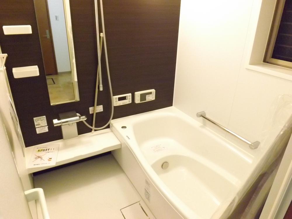 Same specifications photo (bathroom). Same specifications photo (bathroom) Half-length bathing large tub, Carat floor Bathroom TV!